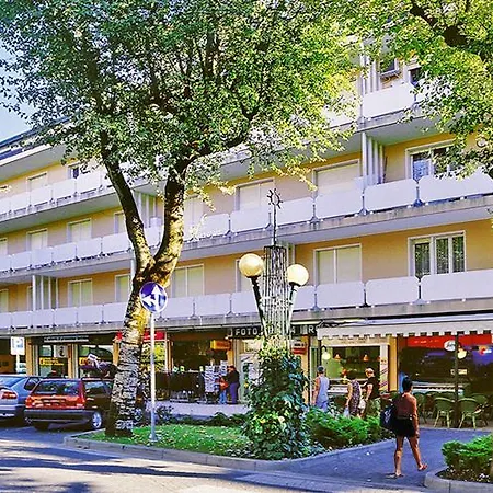Bussola Apartment *